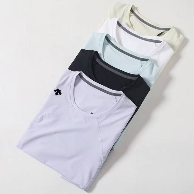 p80 Descente*迪桑特*2026夏季新品！女款运动休闲速干短袖圆领T恤 ！ 款号:26269687 全身做了裁剪拼接 做工超级复杂 立体剪裁，收腰修身