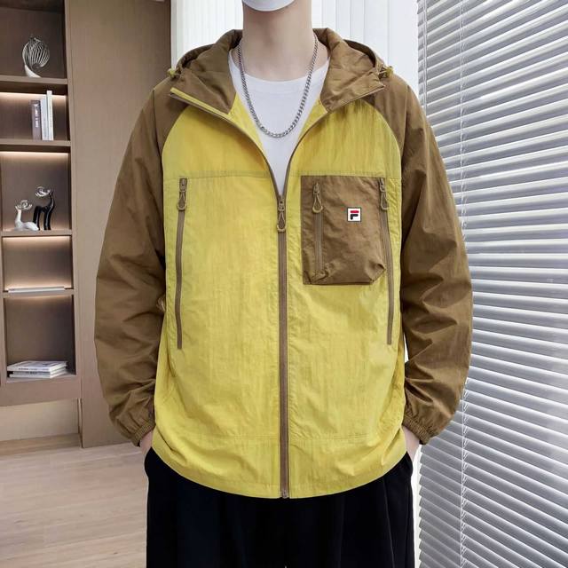 120。Fila 斐乐夏季新款防晒衣皮肤衣防风防水防撕裂双重夹克衫。上身效果非常棒.上身简易搭配 款式大方时尚,性价比超高!防晒衣最大的特点就是穿起来凉爽又能防 120。Fila 斐乐夏季新款防晒衣皮肤衣防风防水防撕裂双重夹克衫。上身效果非常棒.上身简易搭配 款式大方时尚,性价比超高!防晒衣最大的特点就是穿起来凉爽又能防