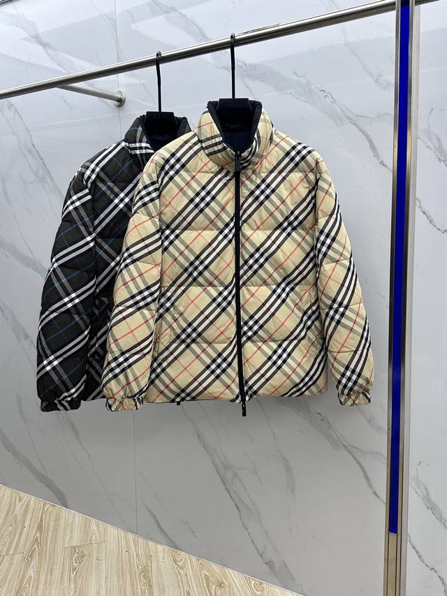p570 Burberry巴宝莉 高版本 秋冬新款经典格纹战马士徽标双面穿棉服外套，战马经典贴布刺绣，工艺考究。 颜色：卡其色现货 尺码：M～Xxxl