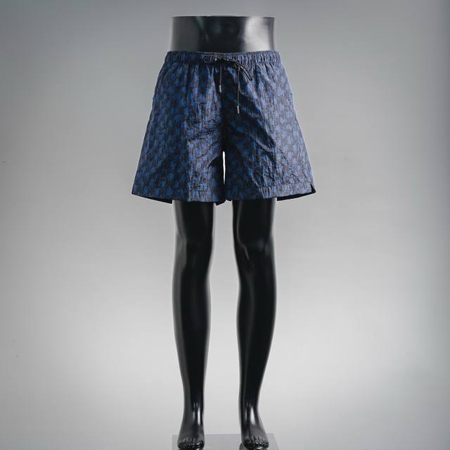210 Hermes paris 爱马仕满印标识尼龙短裤 定制珠光皱感尼龙面料 轻盈透气 采用尼龙晶透酸性直喷工艺 通过精准直喷技术将“H Cut Remix”