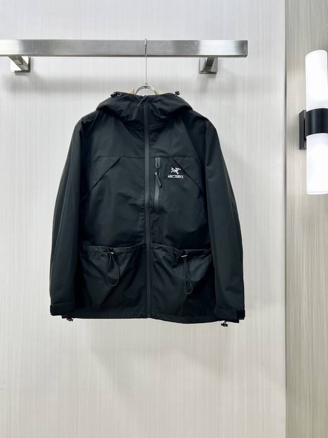 p420 Arcteryx 始祖鸟 2026春季新款独家专供最新时尚连帽夹克 经典设计感与颜值爆棚的外套，品质更是无法挑剔品控可以直接入手，不容过错的高端臻品！