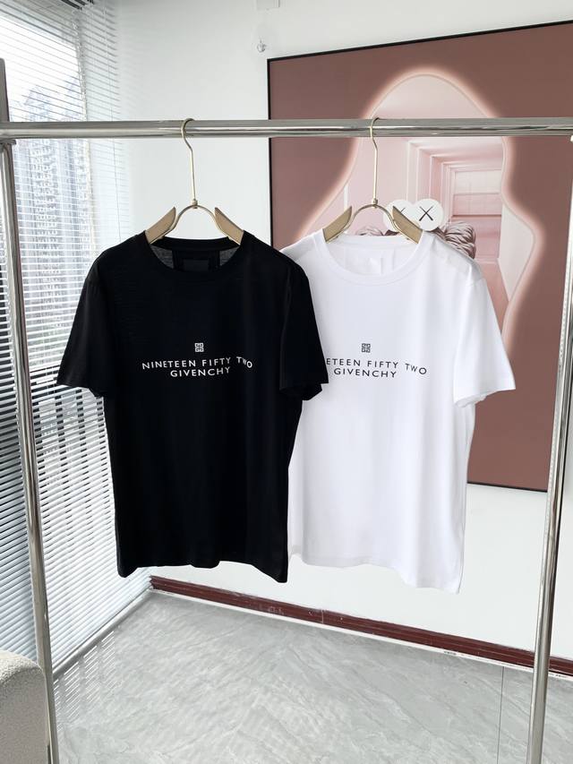 p100 纪梵希 春夏男女同款情侣款最新的贸易订单短袖T恤，全品相！！网红款！采用Logo图案压胶设计！上身舒适透气，不僵硬，整体有着丰富的立体感，品质出口订单