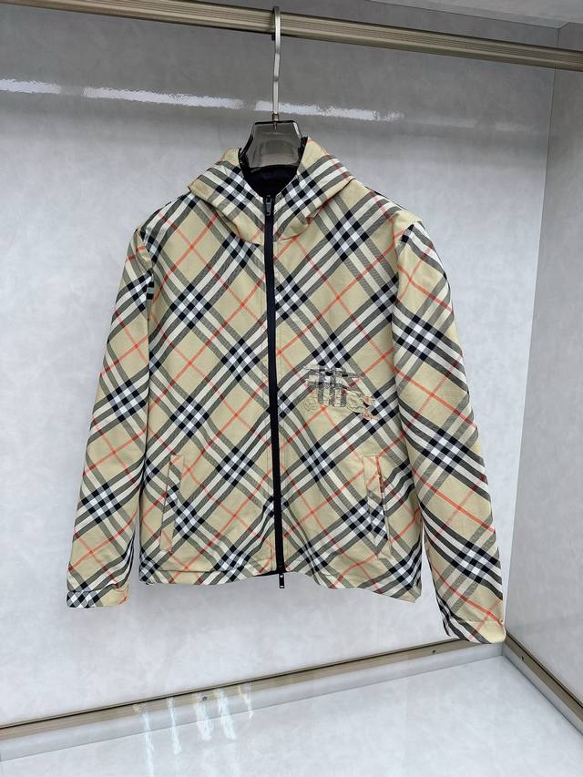 p290 巴宝莉 2026春秋新款夹克 原版1:1订制五金配件全进口原版定制 欢迎专柜对比 超柔软 超级重工 面料做工杠杠的版型完美 注意面料超舒服 独家款 非