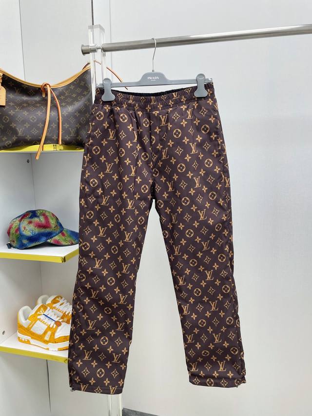 p250 1V Louis 2026 Spring/Autumn New Style All-over Print Monogram Letter Thin B