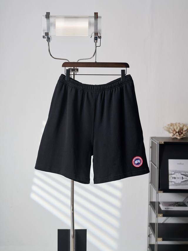 160 实物挂拍 Canada Goose 加拿大鹅 徽标刺绣抽绳短裤 现货 S M L Xl 定制云感精棉毛圈 软糯厚实 垂坠挺括 暗夜曜石黑为底 如极夜般沉 160 实物挂拍 Canada Goose 加拿大鹅 徽标刺绣抽绳短裤 现货 S M L Xl 定制云感精棉毛圈 软糯厚实 垂坠挺括 暗夜曜石黑为底 如极夜般沉