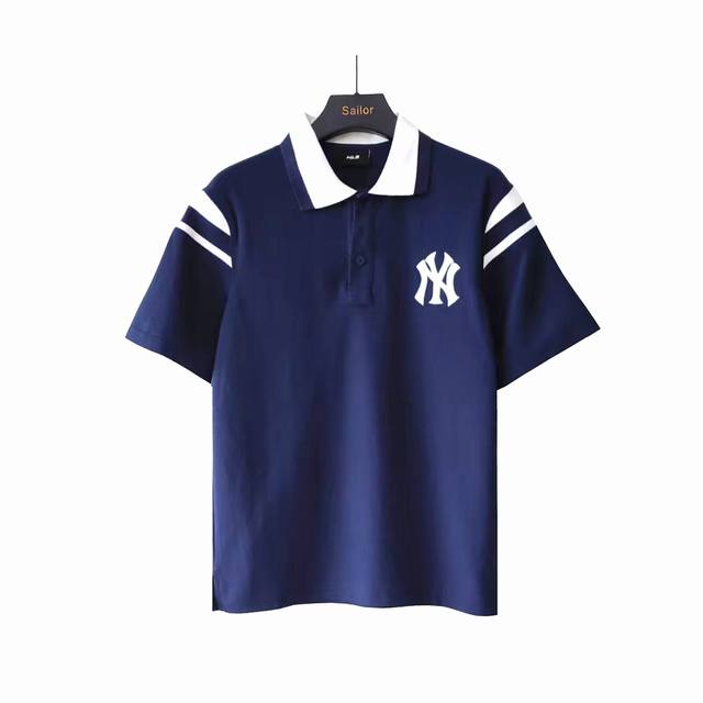 180 实拍细节图+尺码表 Mlb 经典刺绣小标polo衫短袖 撞衫校草后我心跳漏拍了 ◆ 图书馆第三排靠窗的位置，我第17次偷瞄那个穿藏蓝polo的男生。他翻