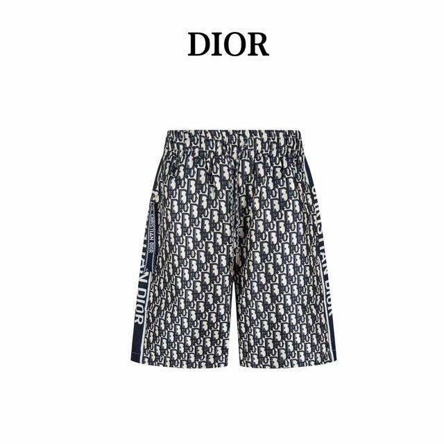 180 Dior 迪奥 老花满印侧边织带短裤 经典梭织Dior字母图案提花面料，订色纺纱，手感舒适，挺括有型。侧边拼接订色带字母织带，拉链，挂带，抽绳吊坠都有标