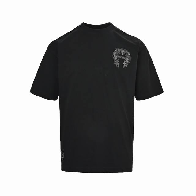 200 Chrome Hearts 克罗心 十字架花簇刺绣短袖 Os版型真的很迷人 克罗家也真的是绝绝子 每一季新品版型都做到极致 实穿度很高，随意搭都Nice