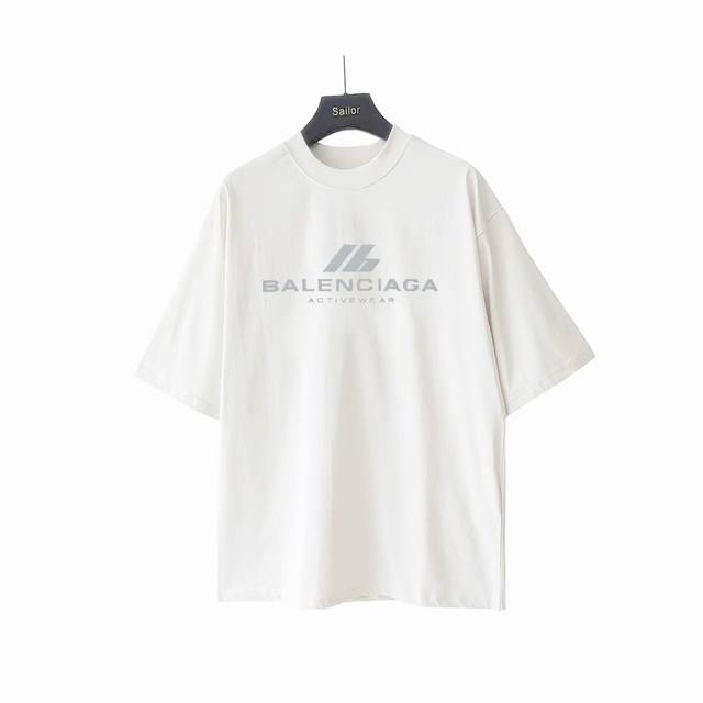 p160 实拍细节图+细节图 巴黎世家Balenciaga 新款Ip反光字母短袖 24年主麦上身 成衣简约大方前幅标识字母采用满天星变色胶浆字体随着光线折射展现