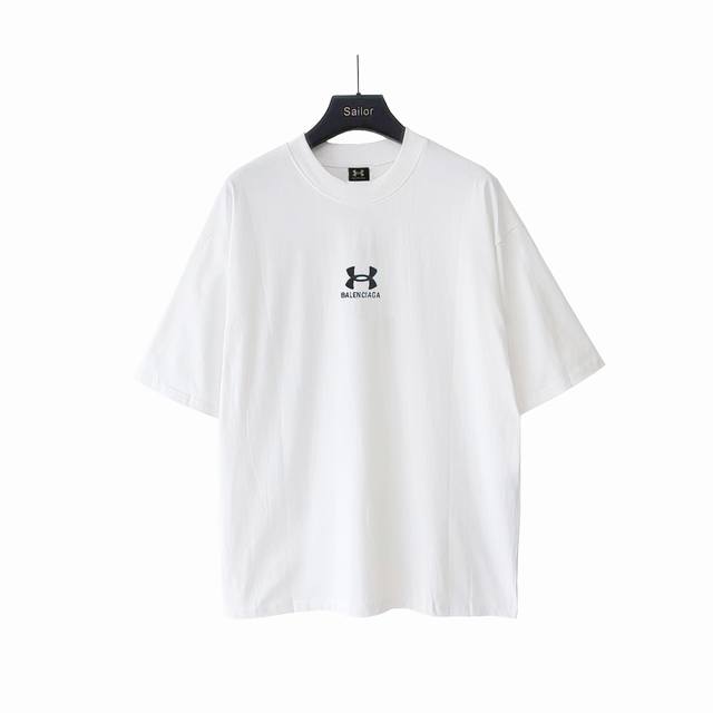 p160 实拍细节图+细节图 巴黎世家Balenciag 安德玛联名短袖 刺绣区分：田岛的机器就是牛 大货处理完成再送去工艺厂做渐变处理 有在还原正品细节真的是
