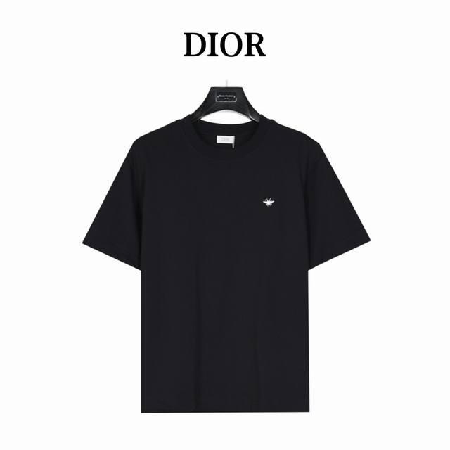 140 Dior 迪奥 小蜜蜂刺绣Logo情侣款短袖T恤 经典中的经典~爱极的了这只小蜜蜂，高级极简的一款Tee 基础的黑白色， 万能搭配首选 不管男生女生都能