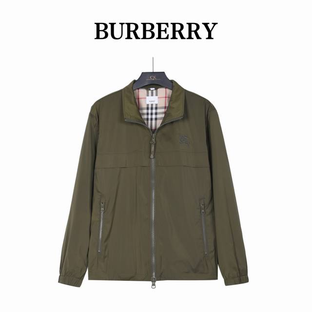 440 Burberry 巴宝莉26Ss轻机能风刺绣战马翻领薄外套 贸易渠道稀出，海外精品限量销售。户外风衣产品的典范，商标彰显品牌辨识度。这款夹克兼备舒适且轻