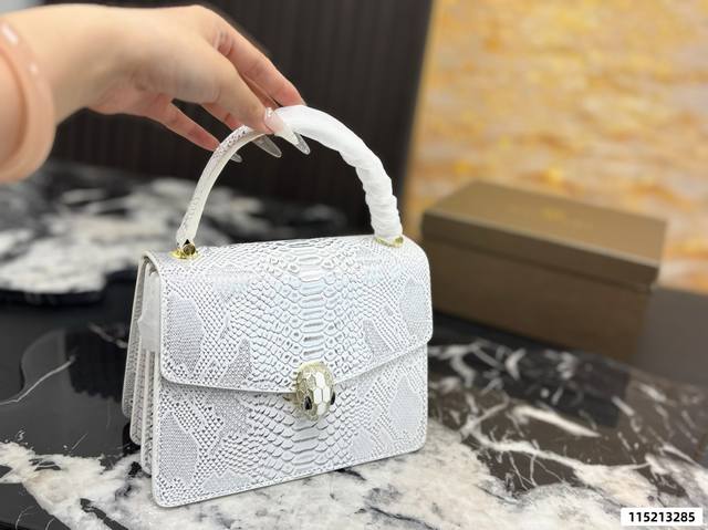 p240 with box Bulgari Serpenti bag Top-tier original Truly a superb item Lightwe