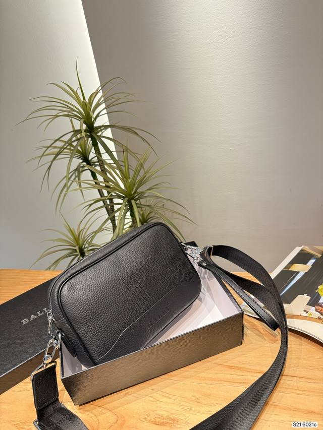 p250 Bally Black Mini Crossbody Bag with Box This Bally black mini crossbody bag