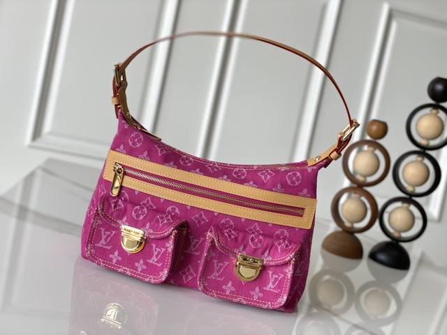 1180 Exclusive real-shot photo of this M95212 Vintage denim crossbody bag, a rar
