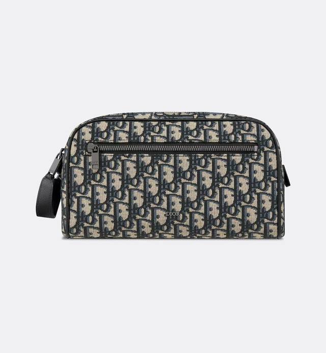 570p This original quality toiletry bag combines practicality with a minimalist