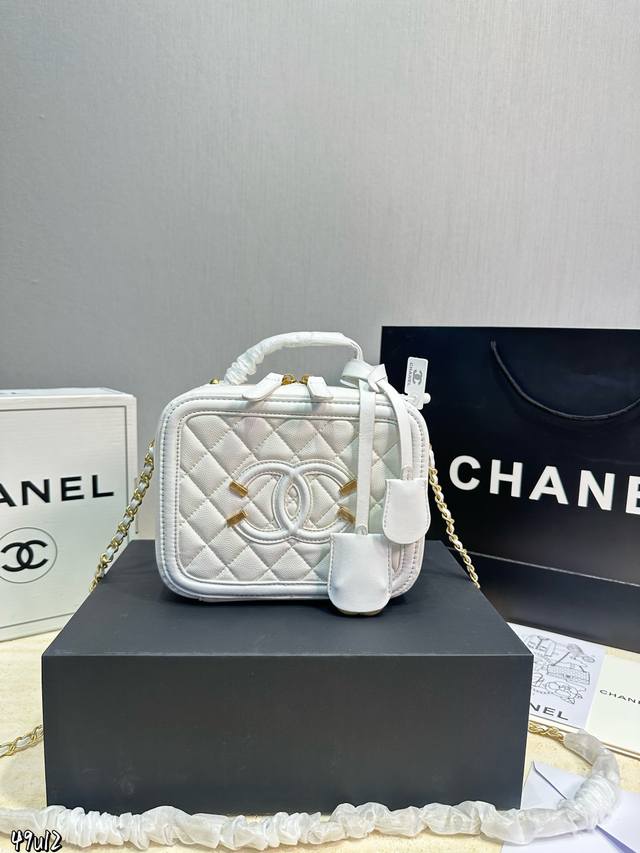 p270 Gift Box Packaging Chanel Chain Makeup Bag Square Bag ~ Exquisite craftsman p270 Gift Box Packaging Chanel Chain Makeup Bag Square Bag ~ Exquisite craftsman