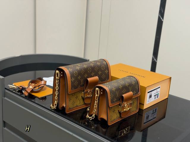 p360 340 Comes with folding box Size: 25*20cm Large 20*15cm Small LV Daphne with