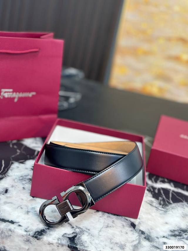 p220 Ferragamo Belt Set High-end, elegant, understated luxury with substance A m