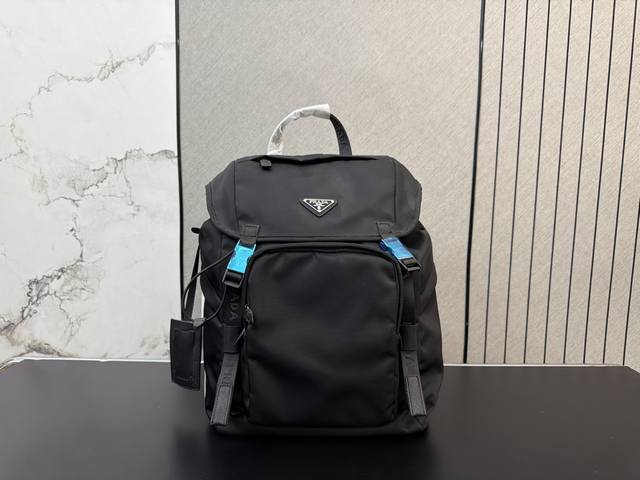 p310 prada X Adidas 普拉达联名阿迪达斯Saffiano尼龙布双肩包 背包 经典百搭 实物拍摄 原厂原版面料 防尘袋 45 X 30 Cm