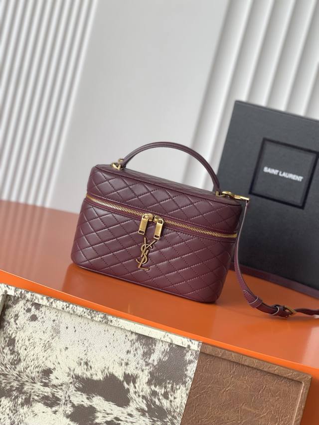 p700 Maroon Lambskin Gold Latest Hot Selling Giant Makeup Bag with Lambskin Text