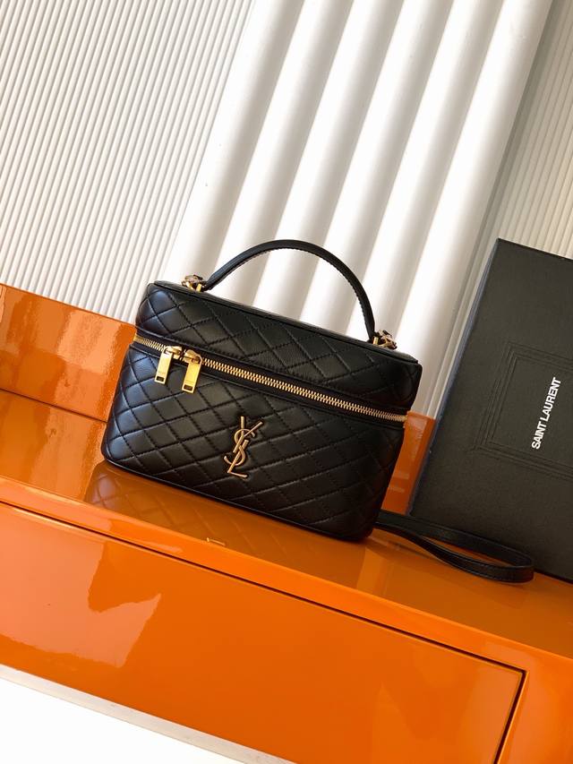 p700 Black Lambskin Gold Latest Hot Selling Giant Makeup Bag with Lambskin Textu