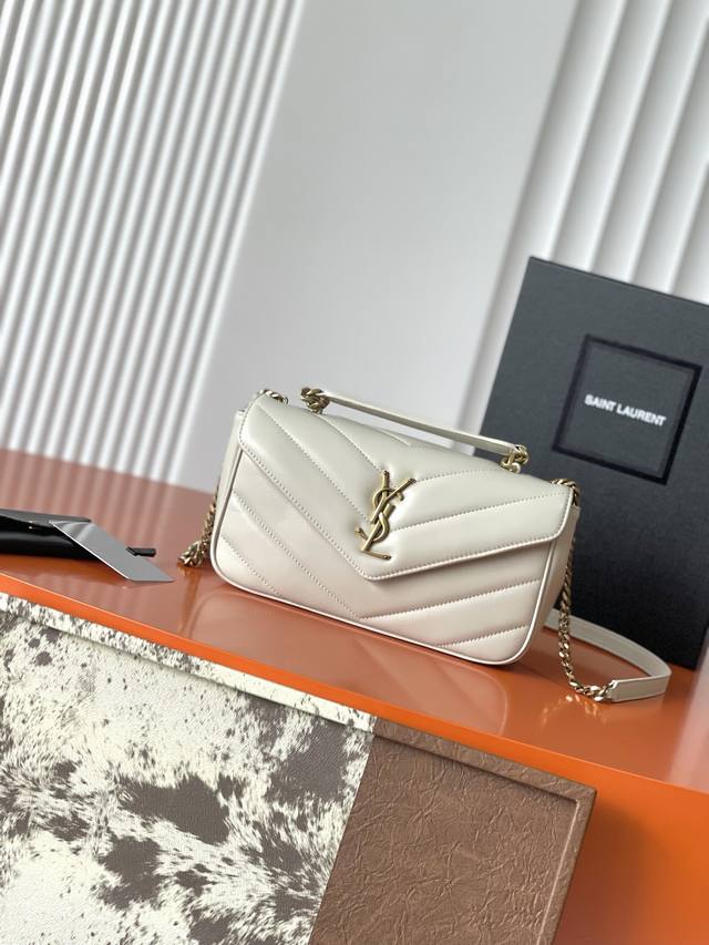 p730 The new Loulou lambskin bag in white leather is incredibly soft to the touc