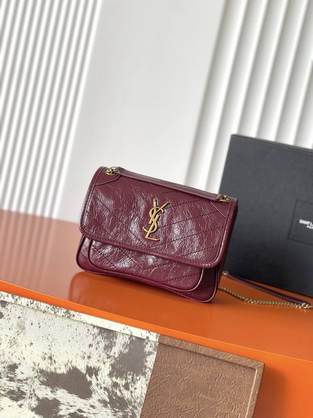 p680 Oil-waxed jujube red with gold label Popular Niki style ~ 22cm Original fac