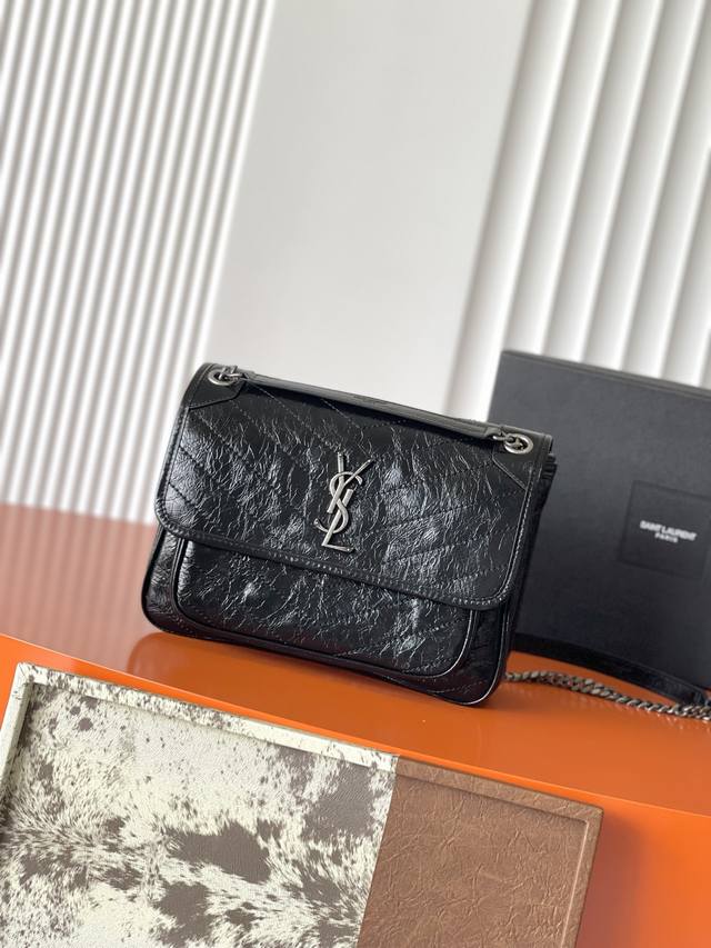 p770 Oil-waxed Black with Silver Label - Popular Niki Bag - 28cm. Made with orig