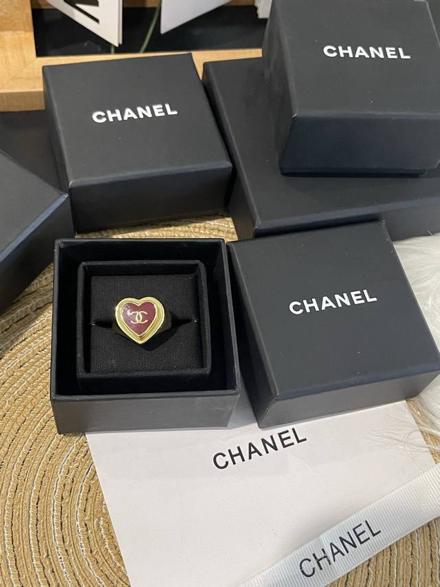 p120 香奈儿Chanel 爱心光面红金 桃心戒指 p120 香奈儿Chanel 爱心光面红金 桃心戒指