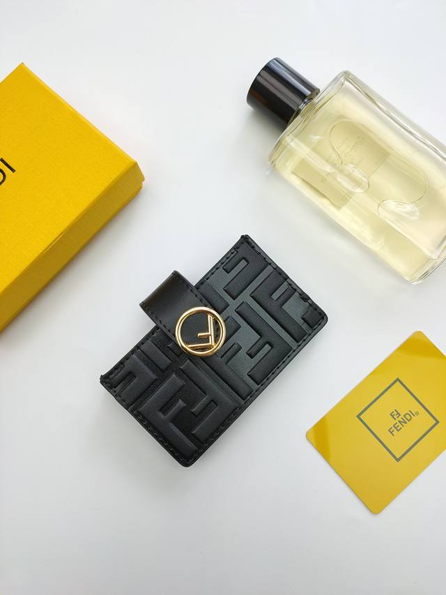 p110 Fendi F Is Fendi flat card holder with a middle compartment and five card s