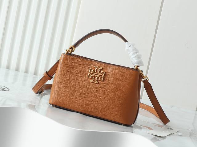 340 Original quality, brand new. Pay attention to details: Tory Burch Britten se