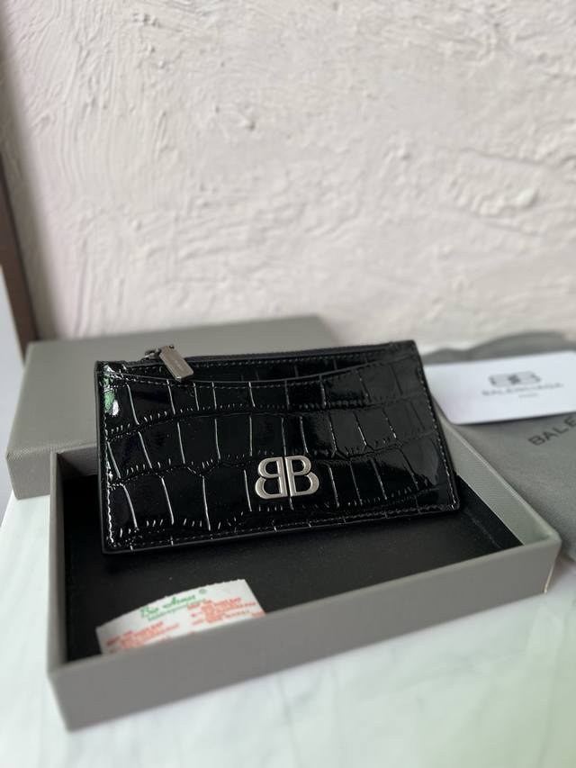 Original single item, high-volume sale, p210. Balenciaga Credit Card Holder, la