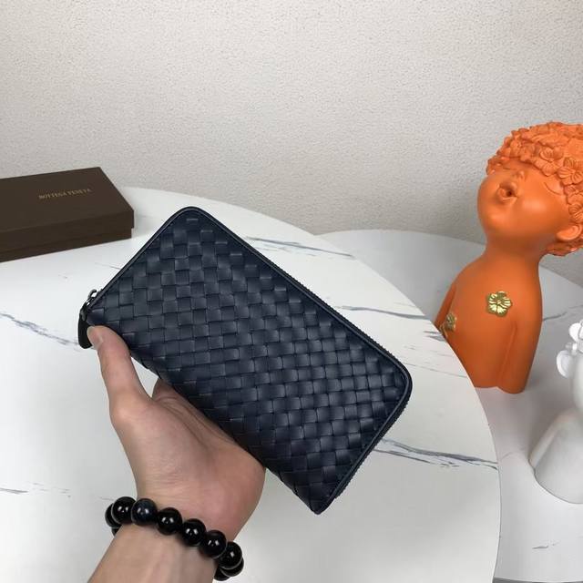 290 Bv Bottega Veneta uses imported waxed cowhide, purely handwoven. The leather