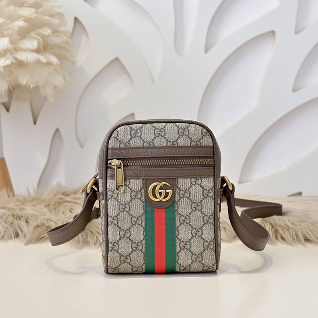 gucci - Gucci's latest mini crossbody/shoulder bag is made of imported calfskin