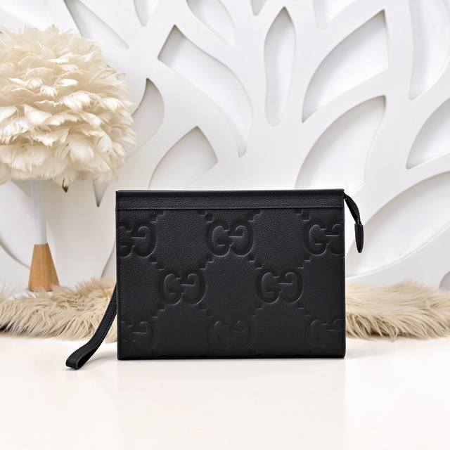 gucci - Gucci's latest men's clutch bag is made of imported calfskin leather, wh