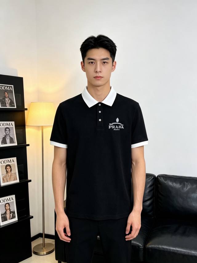 p200 pr#普拉达 2026Ss夏季新款 Logo男士翻领polo衫！经典商务男款，高端男装的天花板级别的商务男款！简约时尚大气不失优雅，单穿内搭体面过人，