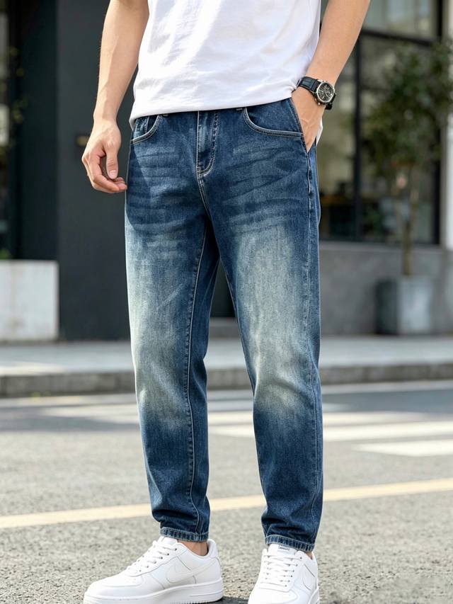 p230。Balenciaga巴黎世家砸锅卖铁都要上的新款新款休闲牛仔裤高端版本 专柜定制面料 透气舒适度高，细节无可挑剔，品牌元素设计理念，体现高品质。手感细