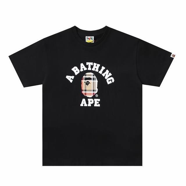 Y117 p100 区别市场通货 A Bathing Ape 猿人头系列 印花圆领短袖T恤 邂逅醒目经典元素碰撞时尚火花，R标加持更显独特态度。采用32支280
