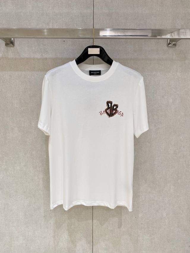 p180 巴黎世*Balenciaga 春夏新款首发专柜最新款短袖圆领T恤 手绘高端订制 设计前卫时尚！品牌Logo重工艺设计，高端定制面料，手感柔软，穿着舒适