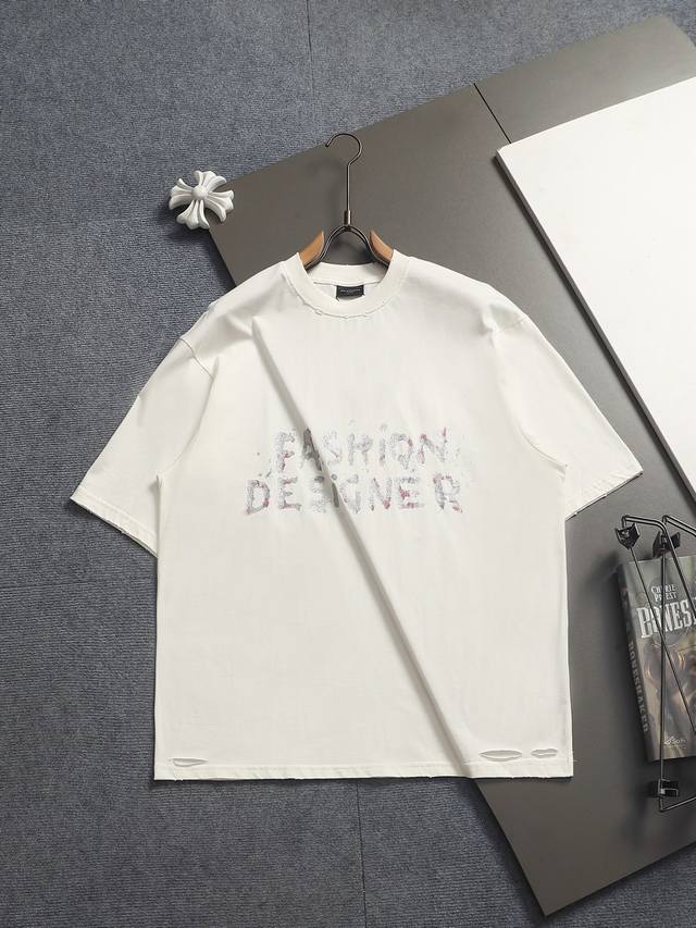 p140 Balenciaga 巴黎世家 金沙闪亮Designer做旧洗水磨破印花工艺 Logo标识精致升级，灵感源自八十年代复古 原版面料 官方同款 短袖T恤