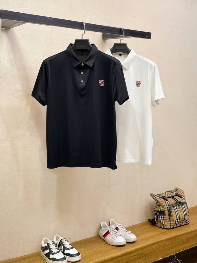 开春新品 p220 罗意威 2026Ss秋季新款polo翻领短袖 系列。定制顶级冰爽锦氨无痕衬衫！重工艺1:1设计，时尚大牌元素Logo点缀，上身版型超赞，面料
