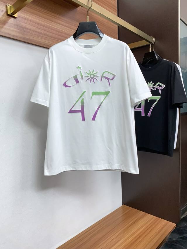 p210 迪奥 26Ss春夏新款 纯棉质圆微阔领短袖 男士基础款纯白专柜短袖T恤衫！贸易公司渠道稀出，同步官网发售！基础T恤奉献，这款简约而不失格调的衣物，自问