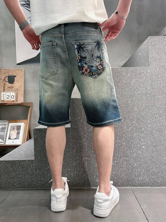 p250 Lv路易威登 高端定制、26Ss新款牛仔短裤 柜台同步发售 原版定制复刻 客供五金辅料 原单品质 进口固色牛仔面料 重工艺手绘Logo品牌 做工走线精