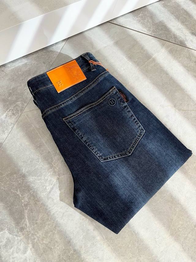 p260 Herm*S 爱*仕 2025春夏男士高端丹宁水洗小直筒牛仔裤 海外贸易公司渠道订单 ！男士修身直筒牛仔裤！上海恒隆店在售！高级、简约，工艺和用料方面