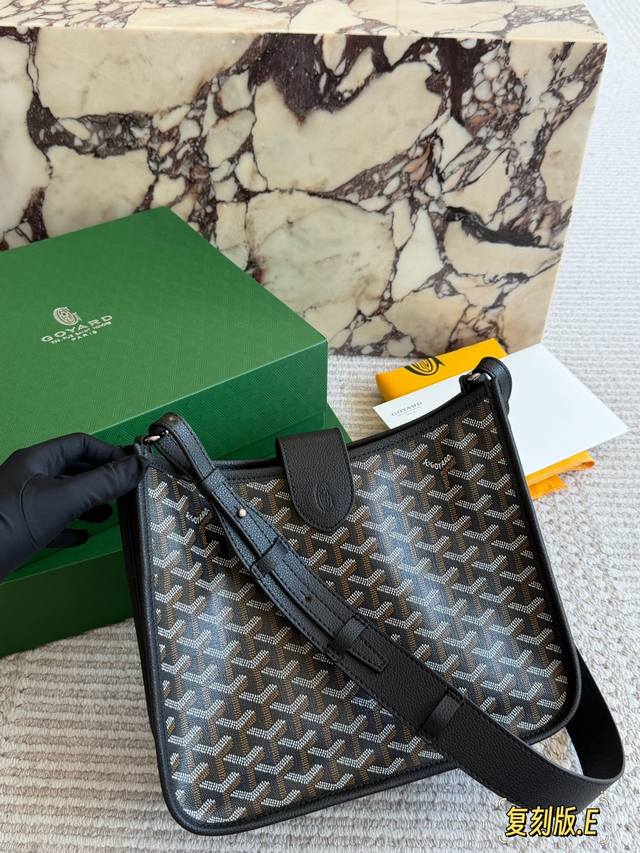 p330 Goyard Musette Evelyn Bag The Goyard Musette Evelyn bag features classic Go