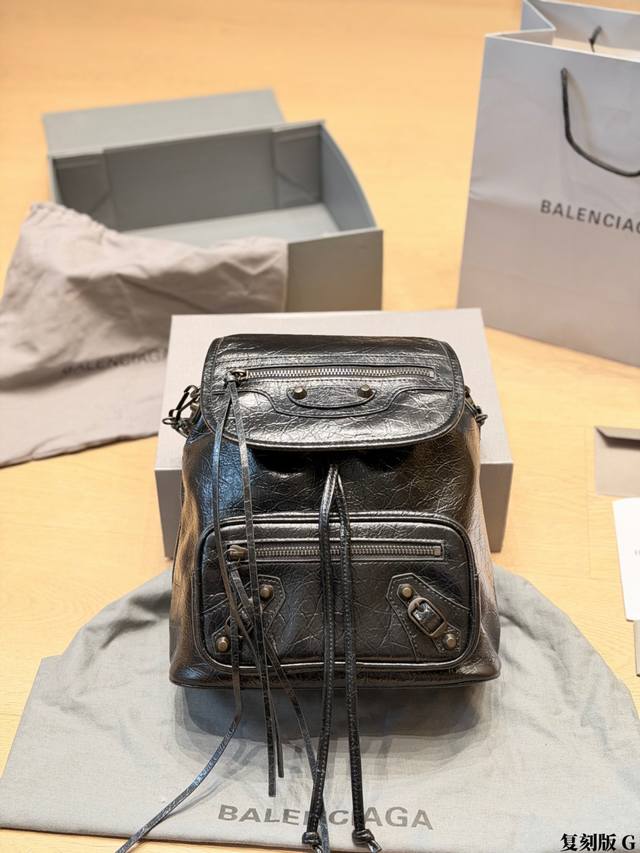 Replica Cowhide P420 Balenciaga Black Leather Backpack This Balenciaga black ba