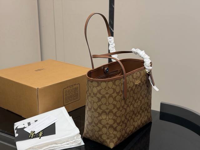 p290 Comes with a replica box. Size: 35*27cm. Coach new single-sided City tote b