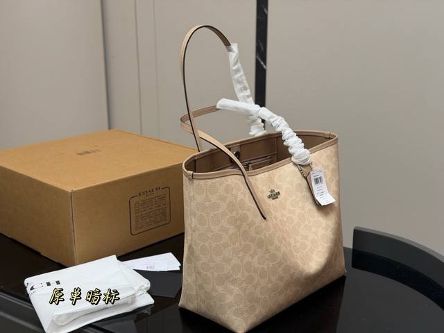 p300 Comes with a replica box. Size: 35*27cm. Coach new single-sided city tote b