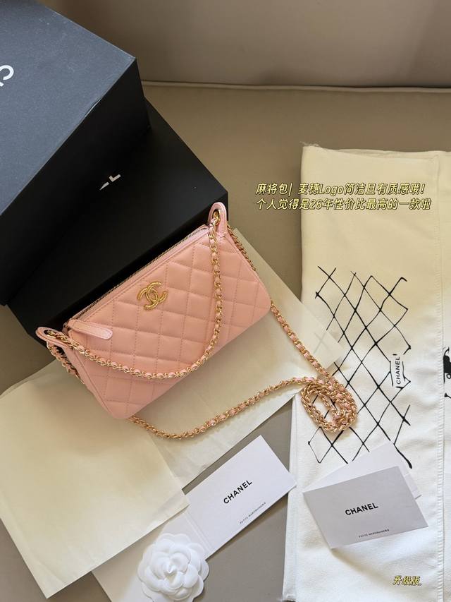 180 Comes with box, genuine leather. Size: 22*13cm. Chanel 25A | A hidden gem! T